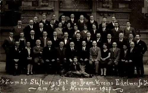 Foto Ak 25. Stiftungsfest des Dram. Vereins Edelweiß 1927, Gruppenaufnahme