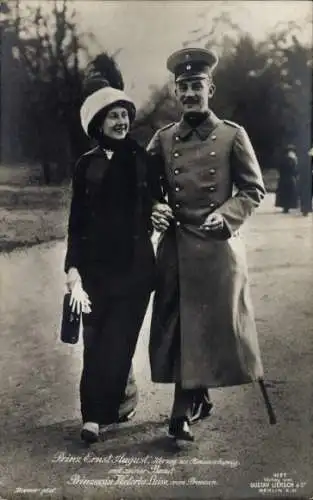 Ak Prinz Ernst August, Herzog von Braunschweig mit Braut Prinzessin Victoria Luise, Liersch 4121