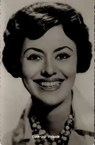 Ak Schauspielerin, Sängerin Catarina Valente, Portrait