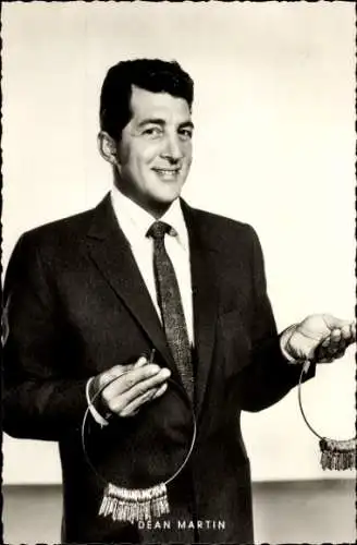 Ak Schauspieler Dean Martin, Portrait, Sänger, Film Die Brüder Koromasow