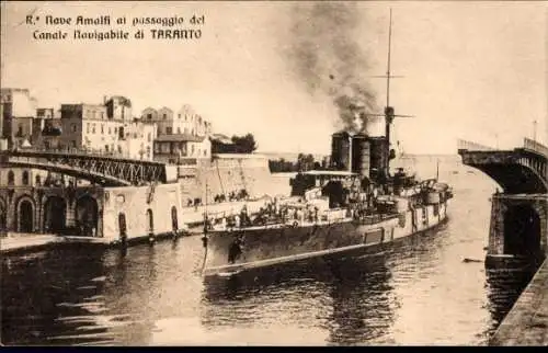 Ak Tarent Taranto Puglia, Italienisches Kriegsschiff, Kanal