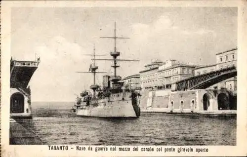 Ak Taranto Taranto Apulien, Italienisches Kriegsschiff