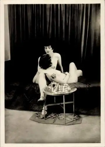 Foto Erotik, zwei nackte Frauen, Busen