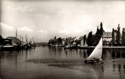 Ak Neustadt in Holstein, Hafen, Segelboot