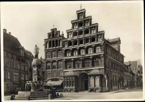 Ak Lüneburg in Niedersachsen, Am Sande, Schütting, Brunnen, Platz, Fassade