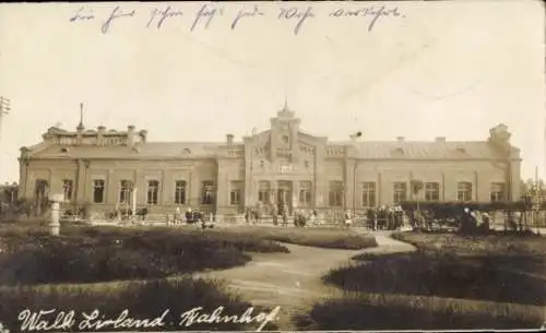 Foto Ak Valka Walk Livland Lettland, Bahnhof