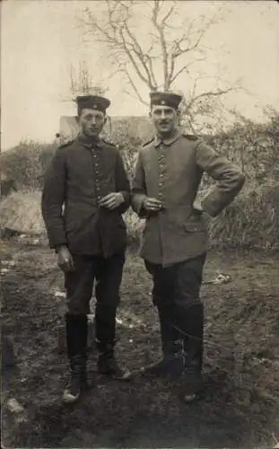 Foto Ak Zwei deutsche Soldaten in Uniformen, Portrait