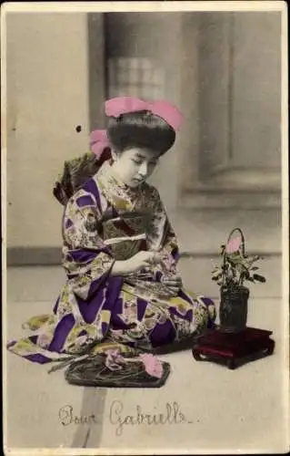 Ak Japan, Mädchen in japanischer Tracht, Blumen, Blumenkorb