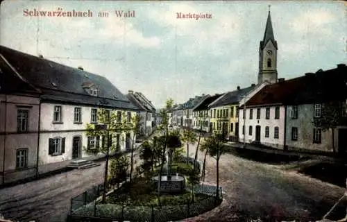 Ak Schwarzenbach am Wald,  Marktplatz mit Kirche
