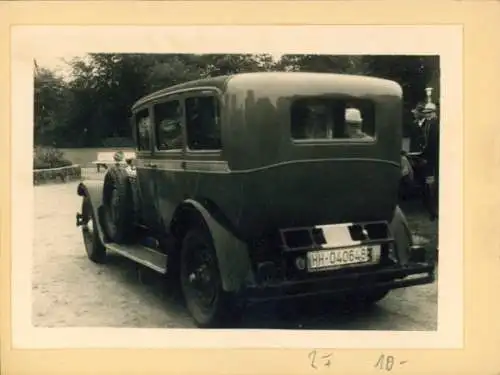 Foto Zwei Automobile, Feuerwehr, Löschfahrzeug