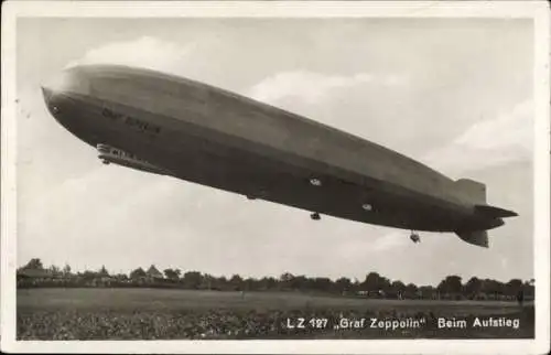 Ak Luftschiff LZ 127 Graf Zeppelin beim Aufstieg