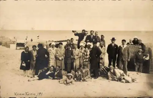 Foto Ak Gruppenaufnahme am Strand