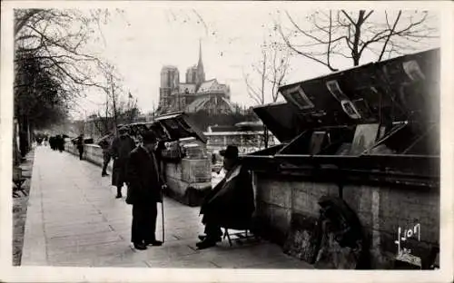 Ak Paris V, Quai de la Tournelle, les bouqinistes