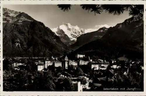 Ak Interlaken Kanton Bern Schweiz, Gesamtansicht mit Jungfrau