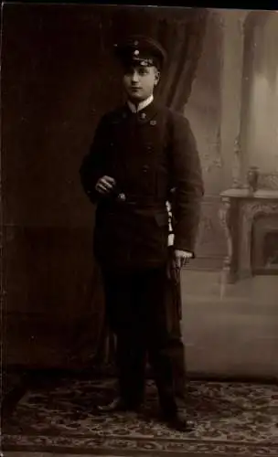 Foto Ak Deutscher Soldat in Uniform, Regiment 2, Portrait, I WK