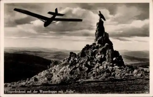 Ak Gersfeld in der Rhön Hessen, Wasserkuppe, Fliegerdenkmal mit Falke