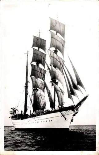 Foto Ak Segelschiff auf dem Meer, Schulschiff