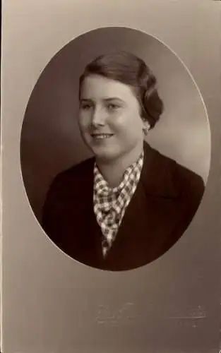 Foto Ak Portrait einer Frau, Jutta 1936