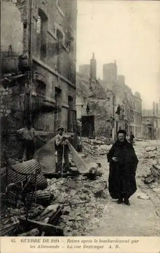 Ak Reims Marne, Guerre de 1914, apres le bombardement par les Allemands, La rue Destenque