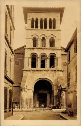 Ak Vienne Isère, Kirche St. Pierre, Vue du porche et de la Tour Carree, Musee Lapidaire