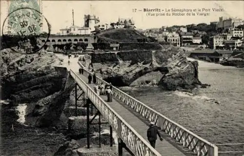 Ak Biarritz Pyrénées Atlantiques, Semaphore, Port Vieux, Blick von Rocher de la Vierge