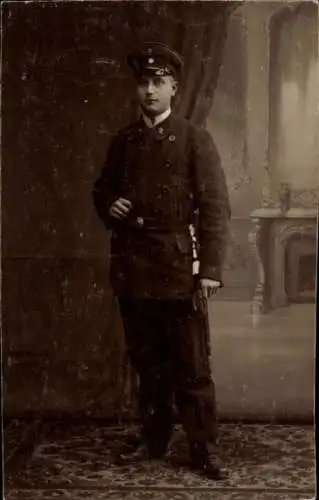 Foto Ak Deutscher Soldat in Uniform, Regiment 2, Standportrait