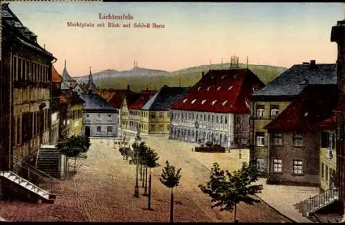 Ak Lichtenfels im Obermainland Oberfranken, Marktplatz mit Blick auf Schloss Banz