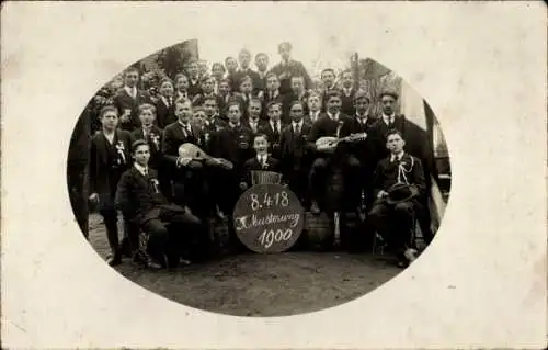 Foto Ak Gruppenaufnahme junger Männer, Musterung 1918