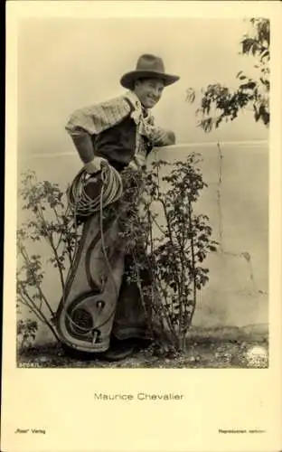 Ak Schauspieler Maurice Chevalier, Portrait, als Cowboy
