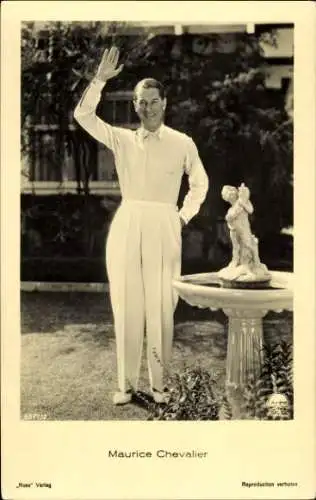 Ak Schauspieler Maurice Chevalier, Portrait, Brunnen