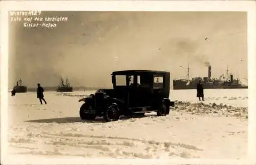 Ak Kiel in Schleswig Holstein, Auto auf dem vereisten Kieler Hafen, Winter 1929