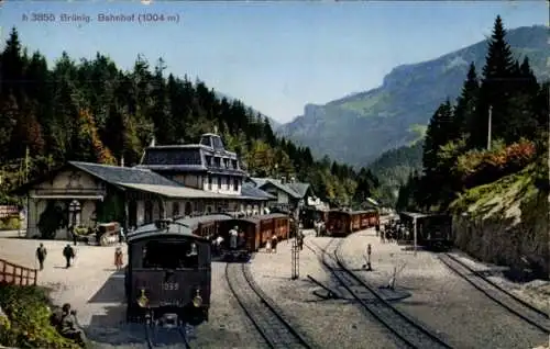 Ak Brünig Meiringen Kt. Bern Schweiz, Bahnhof, Gleisseite, Eisenbahnen