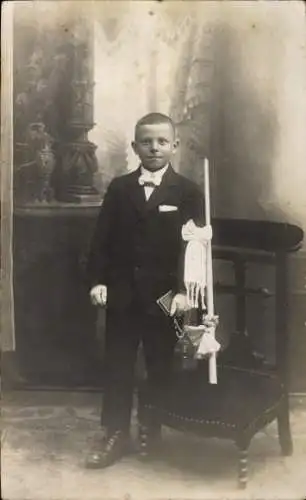 Foto Ak Junge im Anzug, Kommunion, Albert Rondot