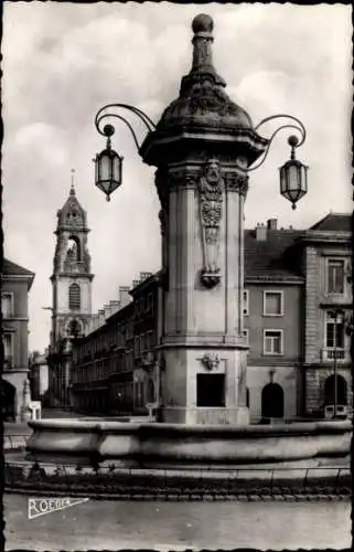 Ak Pont à Mousson Mussenbrück Lothringen Meurthe et Moselle, Fontaine de la place Duroc