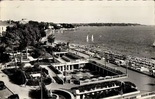 Ak Juan les Pins Alpes Maritimes, Le jardins publics, la plage et la baie