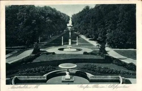 Ak Neustrelitz am Zierker See, Große Allee im Schlossgarten