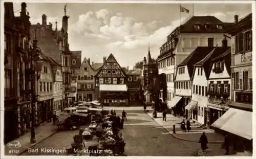 Ak Bad Kissingen Unterfranken Bayern, Marktplatz, Fachwerkhäuser, Marktstände