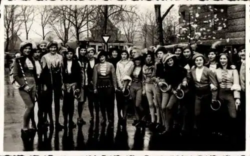 Foto Ak Nürnberg in Mittelfranken, Faschingsgruppe 1936