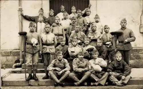 Foto Ak Französische Soldaten in Uniformen, Gruppenaufnahme