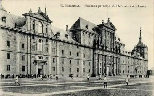 Ak San Lorenzo de El Escorial Madrid, Kloster und Markt