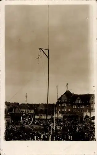 Foto Ak Essen im Ruhrgebiet, Jahrmarkt, Akrobaten