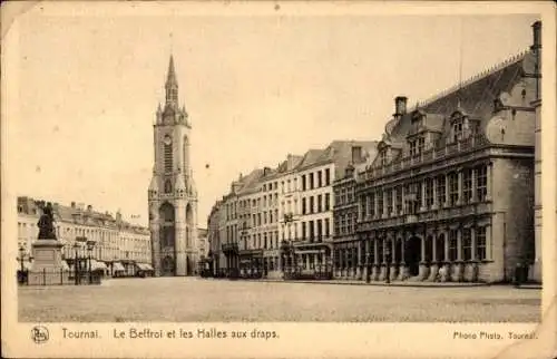 Ak Tournai Wallonien Hennegau, Der Belfried und die Tuchhallen