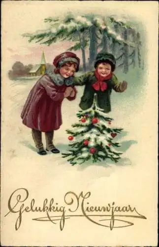 Ak Glückwunsch Neujahr, Kinder bewundern einen Weihnachtsbaum, Wald