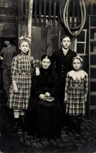 Foto Ak Familienportrait, Familie Vaxlaire-Jardel
