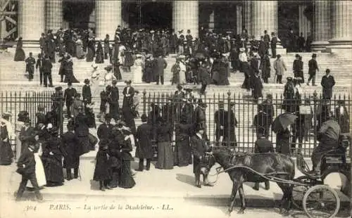 Ak Paris Élysée, La Sortie de la Madeleine