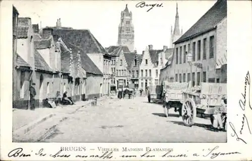 Ak Brügge Westflandern, Alte flämische Häuser, Anwohner