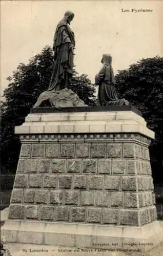 Ak Lourdes Hautes Pyrénées, Statue du Sacre Coeur sur l'Esplanade