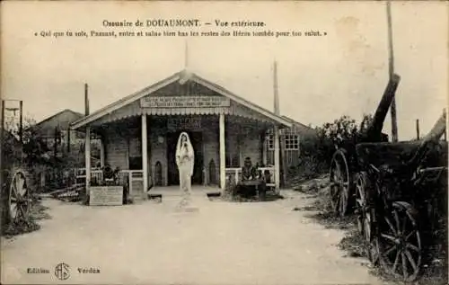 Ak Douaumont Lothringen Meuse, Ossuaire, Vue exterieure, Statue