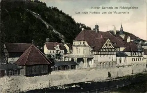 Ak Bad Berneck im Fichtelgebirge Bayern, neues Kurhaus, Blick von der Wasserseite