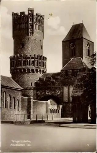 Ak Tangermünde in Sachsen Anhalt, Neustädter Tor